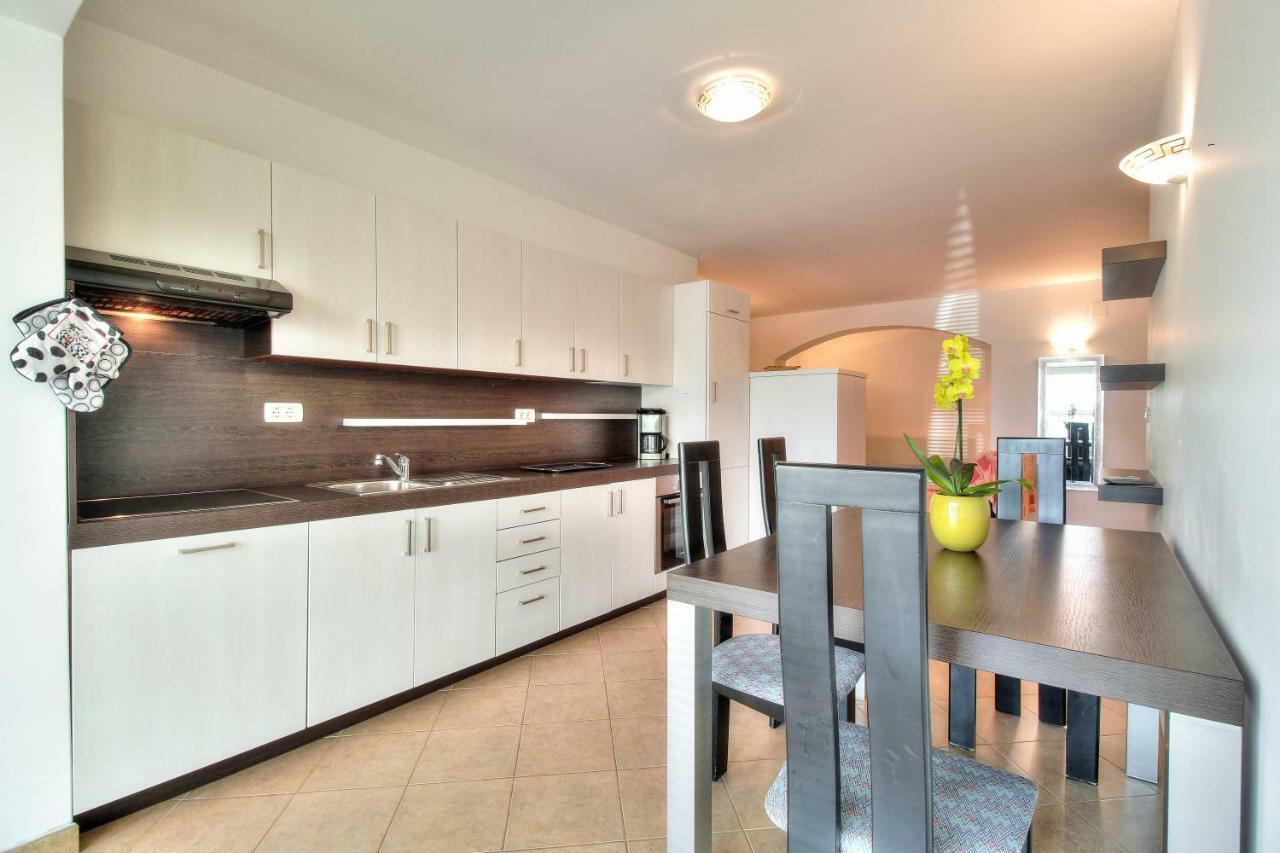 Apartment Katarina Crveni Vrh Eksteriør billede
