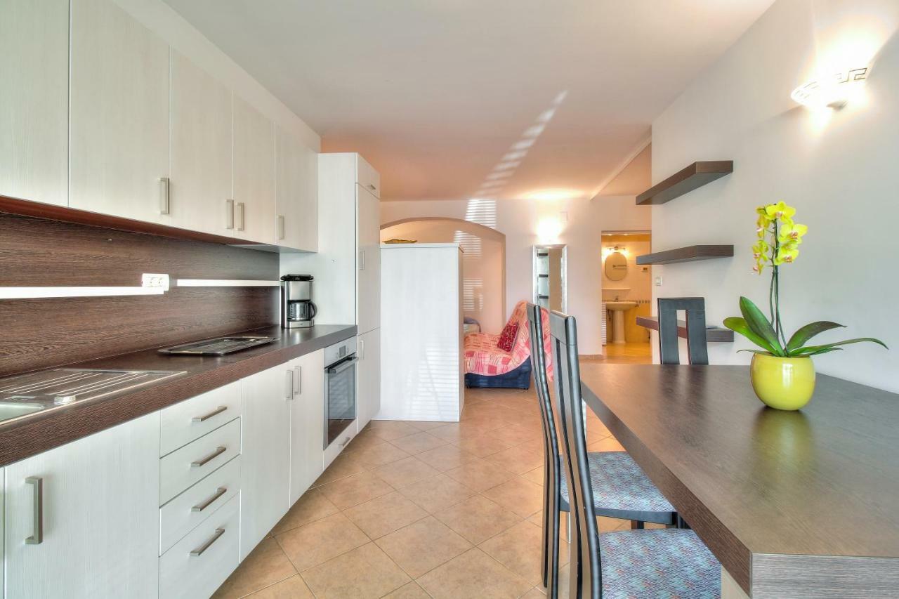 Apartment Katarina Crveni Vrh Eksteriør billede